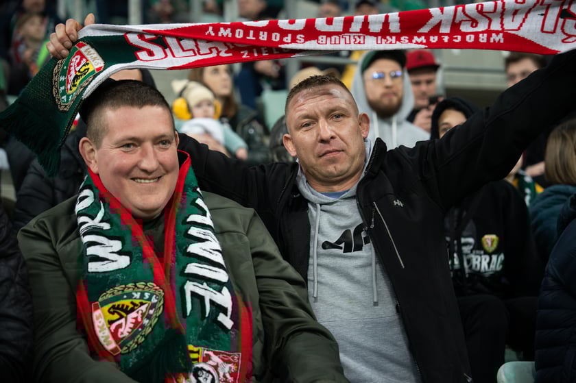 Kibice na meczu Śląska z Widzewem (2 marca 2024) na Tarczyński Arenie